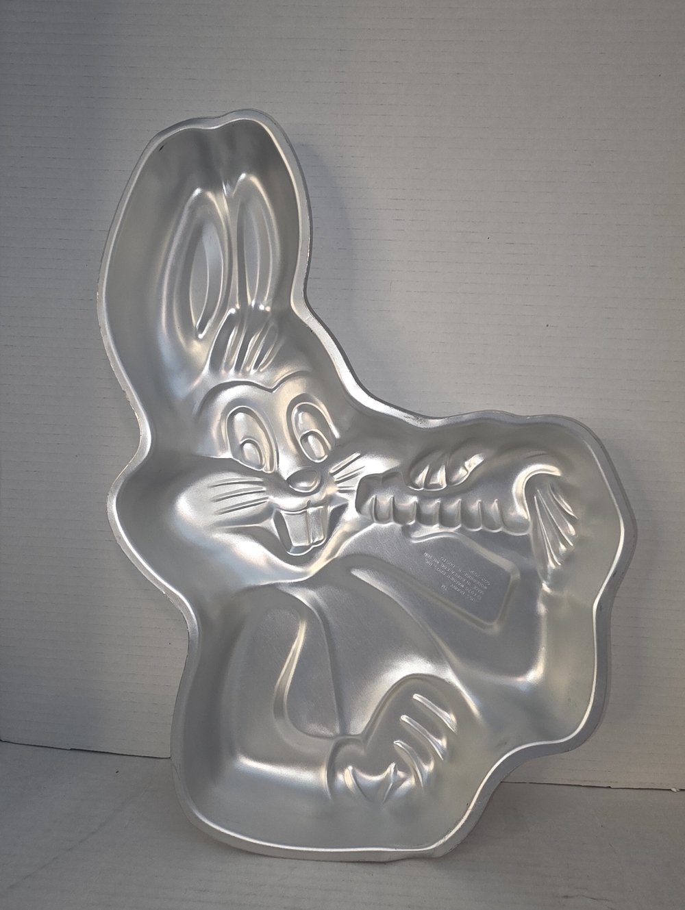 1978 Vintage Wilton Bugs Bunny Cake Pan 502-7598 17.5 x 12 Warner Bros EUC